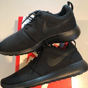 Nike Rose One- all black